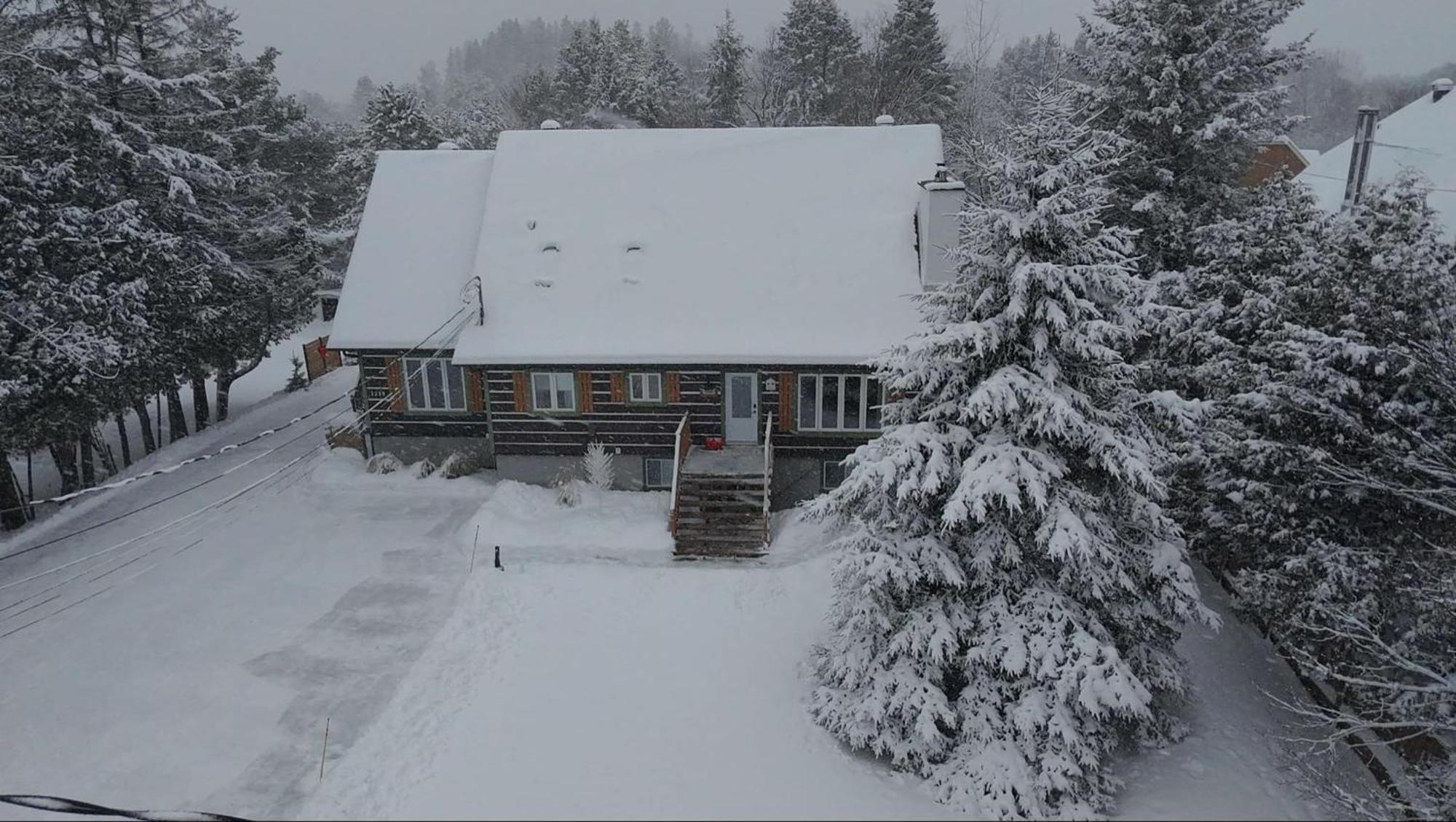 Le Pimbina Bed & Breakfast Mont-Tremblant Exterior photo